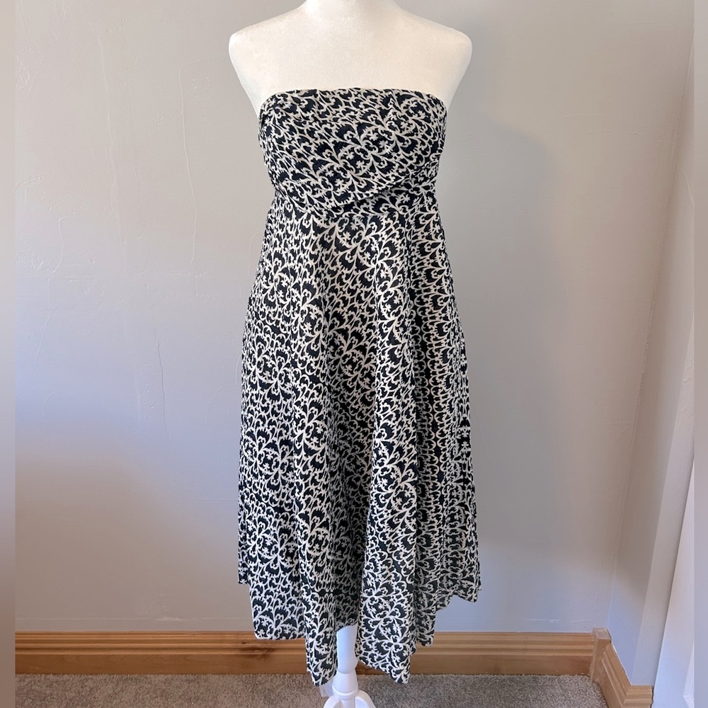 J. Crew.  Women’s casual, navy/white pattern A-line strapless dress. Size 4.